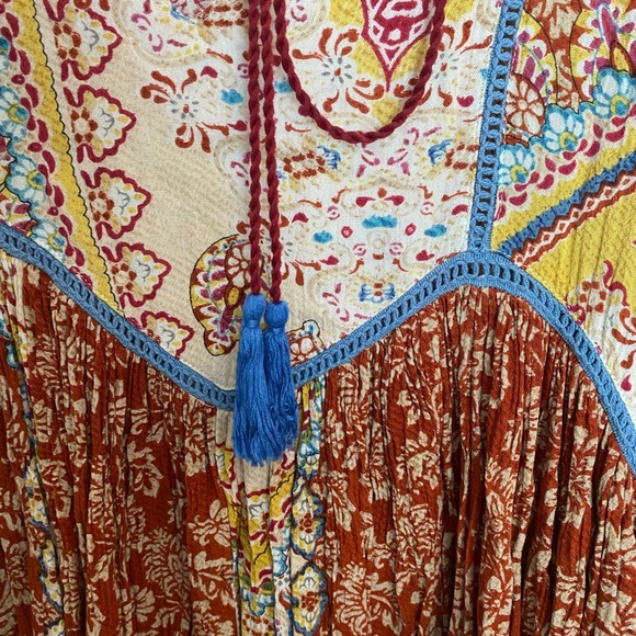 Bohemian Floral Dress with Bell Sleeves - Picture 3 of 6